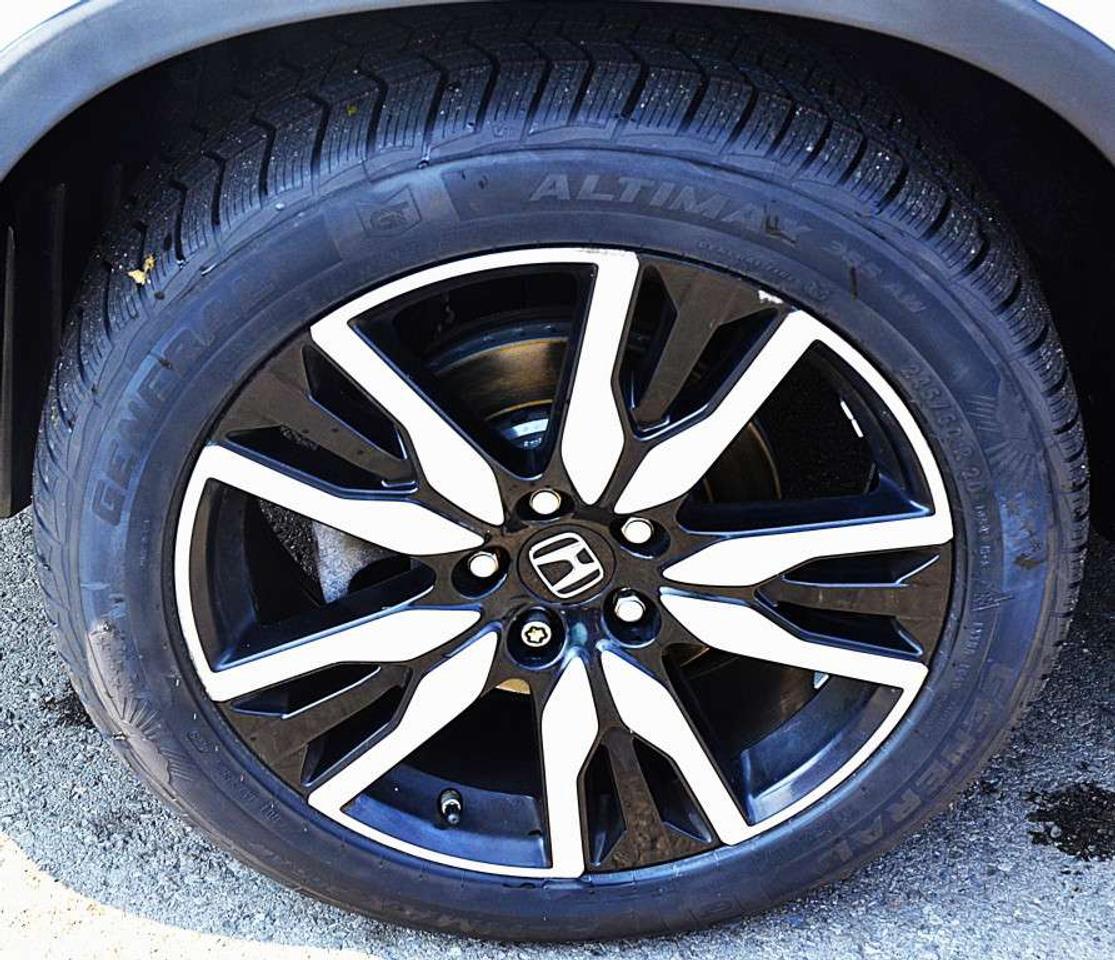 2019 Honda Pilot Touring 8-Passenger All-wheel Drive Photo