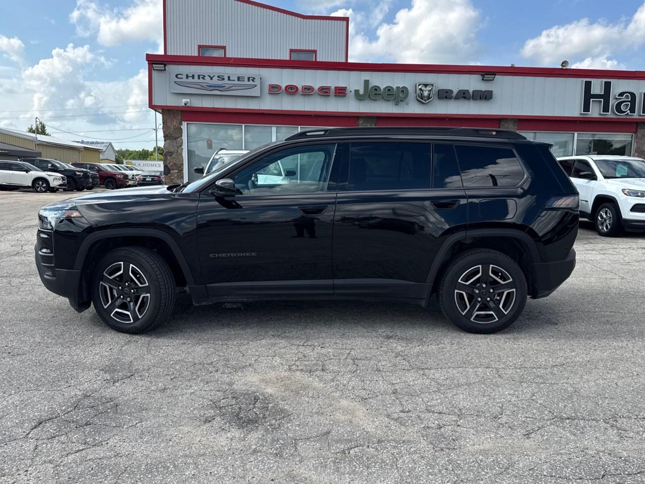 2026 Jeep Cherokee Limited 4X4 Photo5