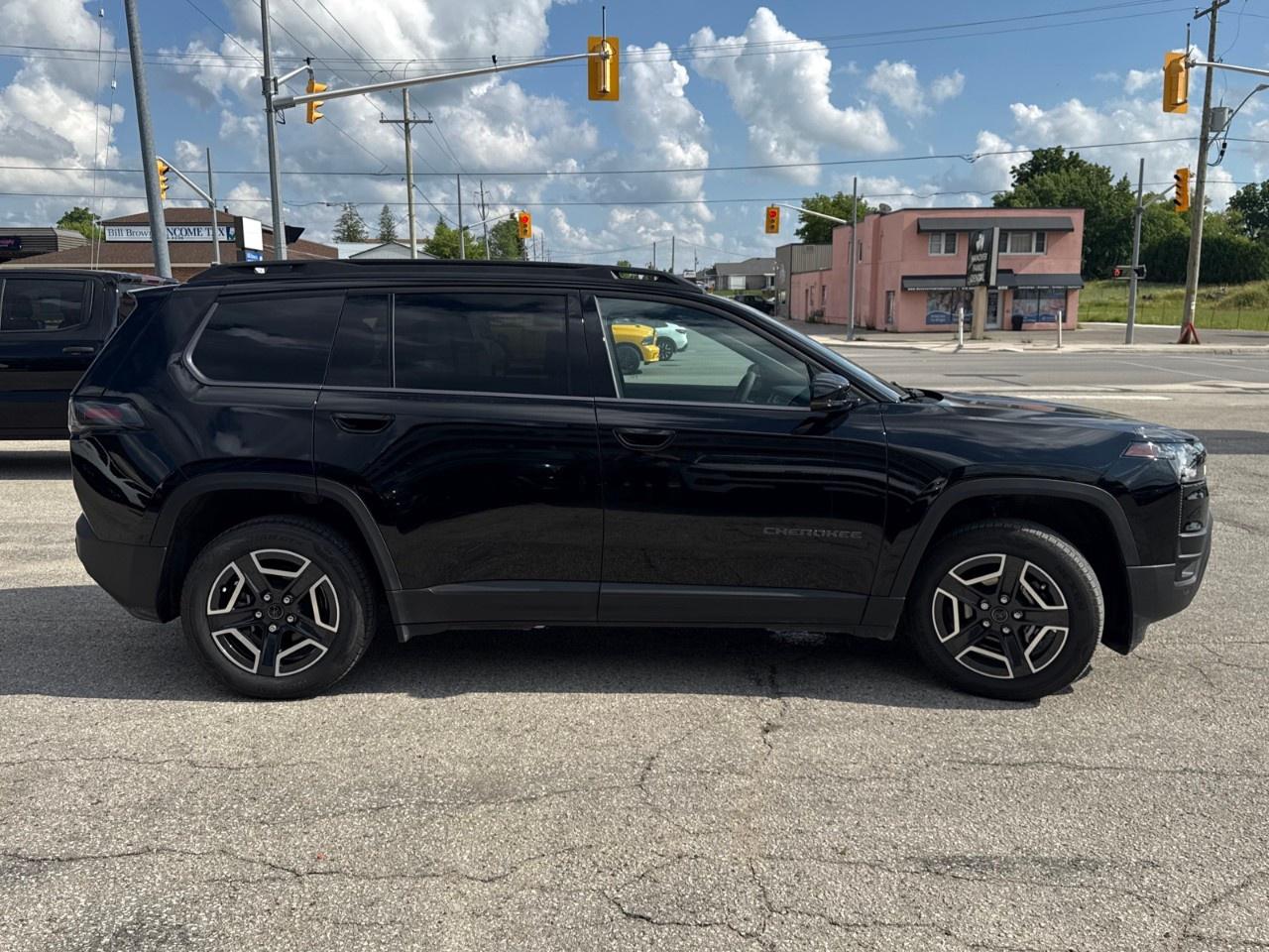2026 Jeep Cherokee Limited 4X4 Photo