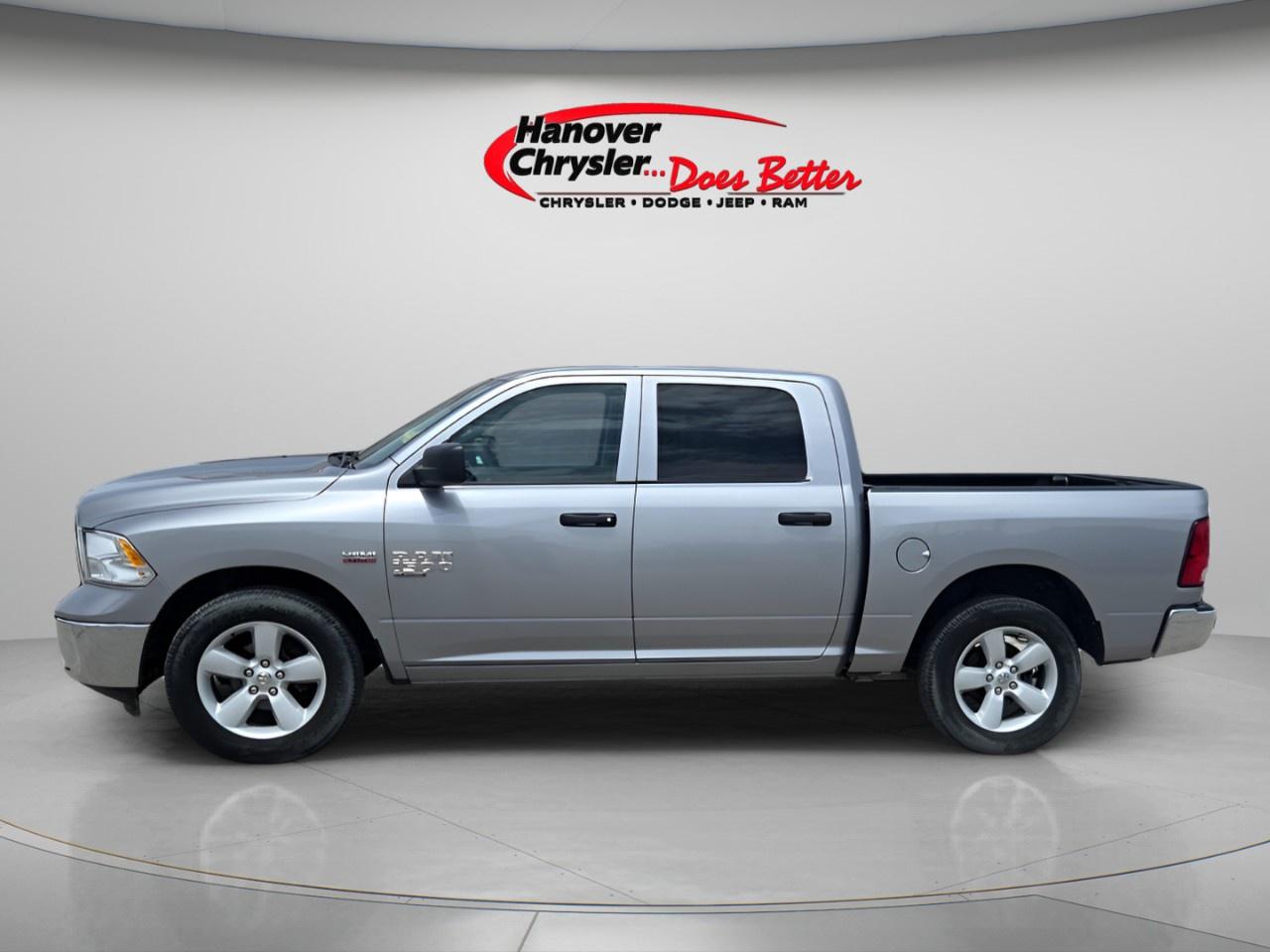 2023 RAM 1500 Classic SLT 4x4 Crew Cab 5'7" Box Photo5