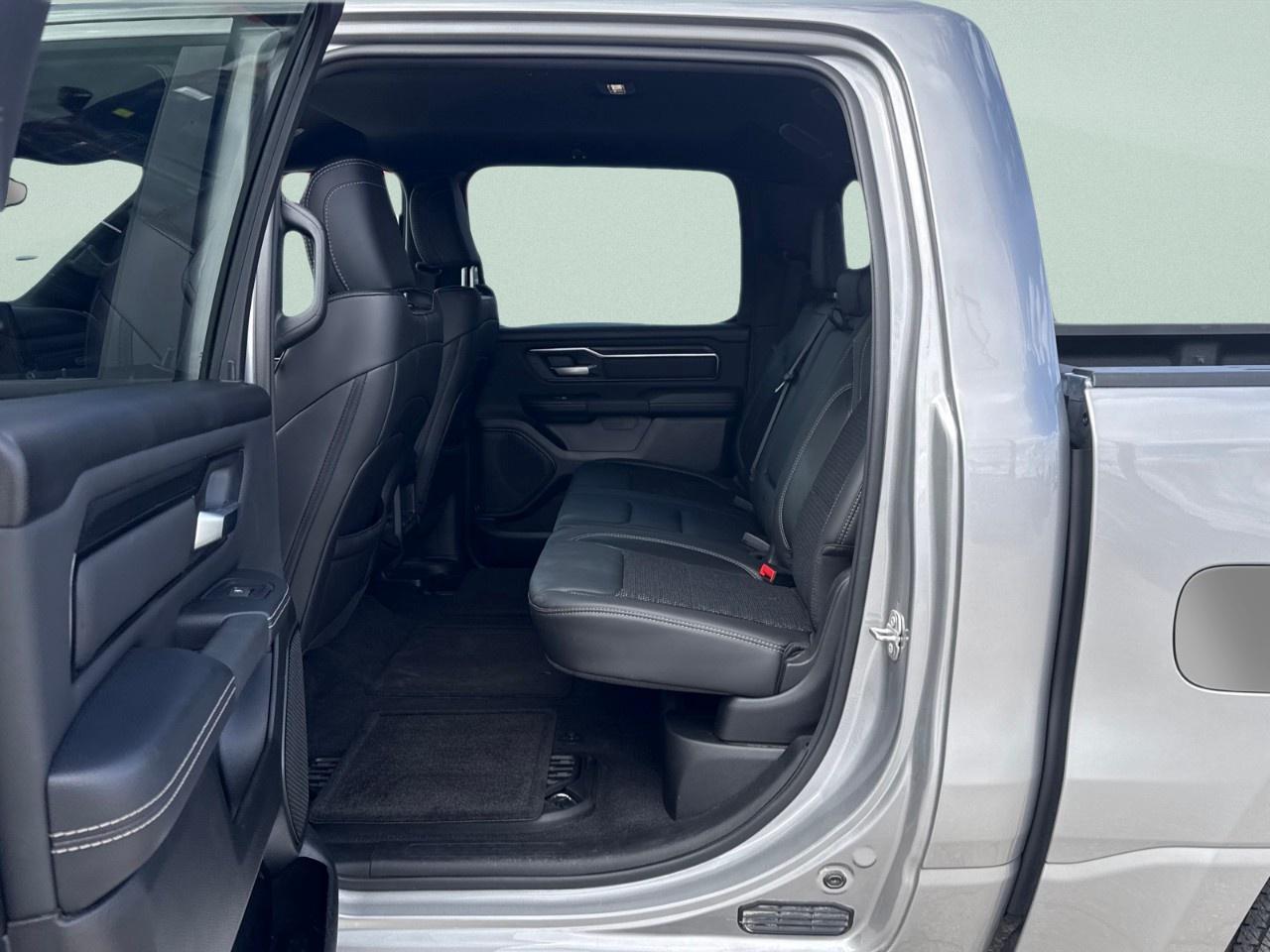 2025 RAM 1500 SPORT 4X4 CREW CAB 5'7" BOX Photo
