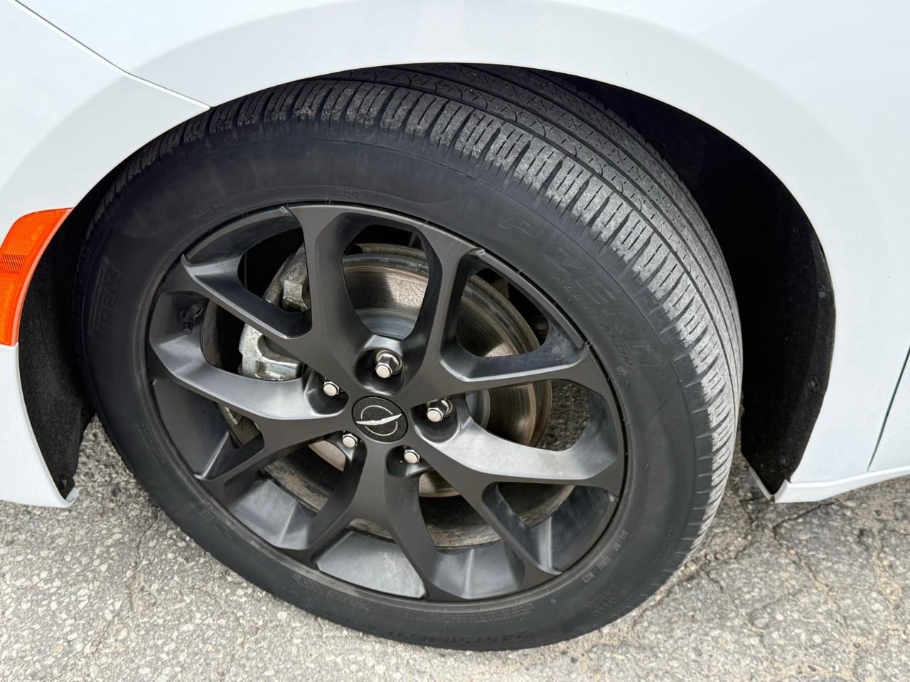 2024 Chrysler Pacifica Limited FWD Photo