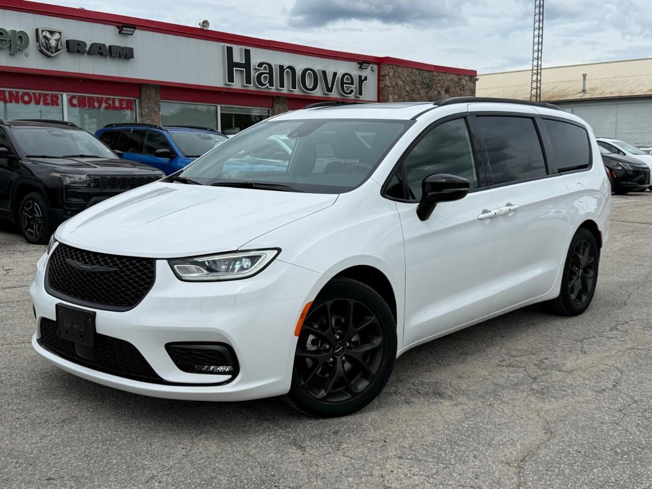 2024 Chrysler Pacifica Limited FWD Photo