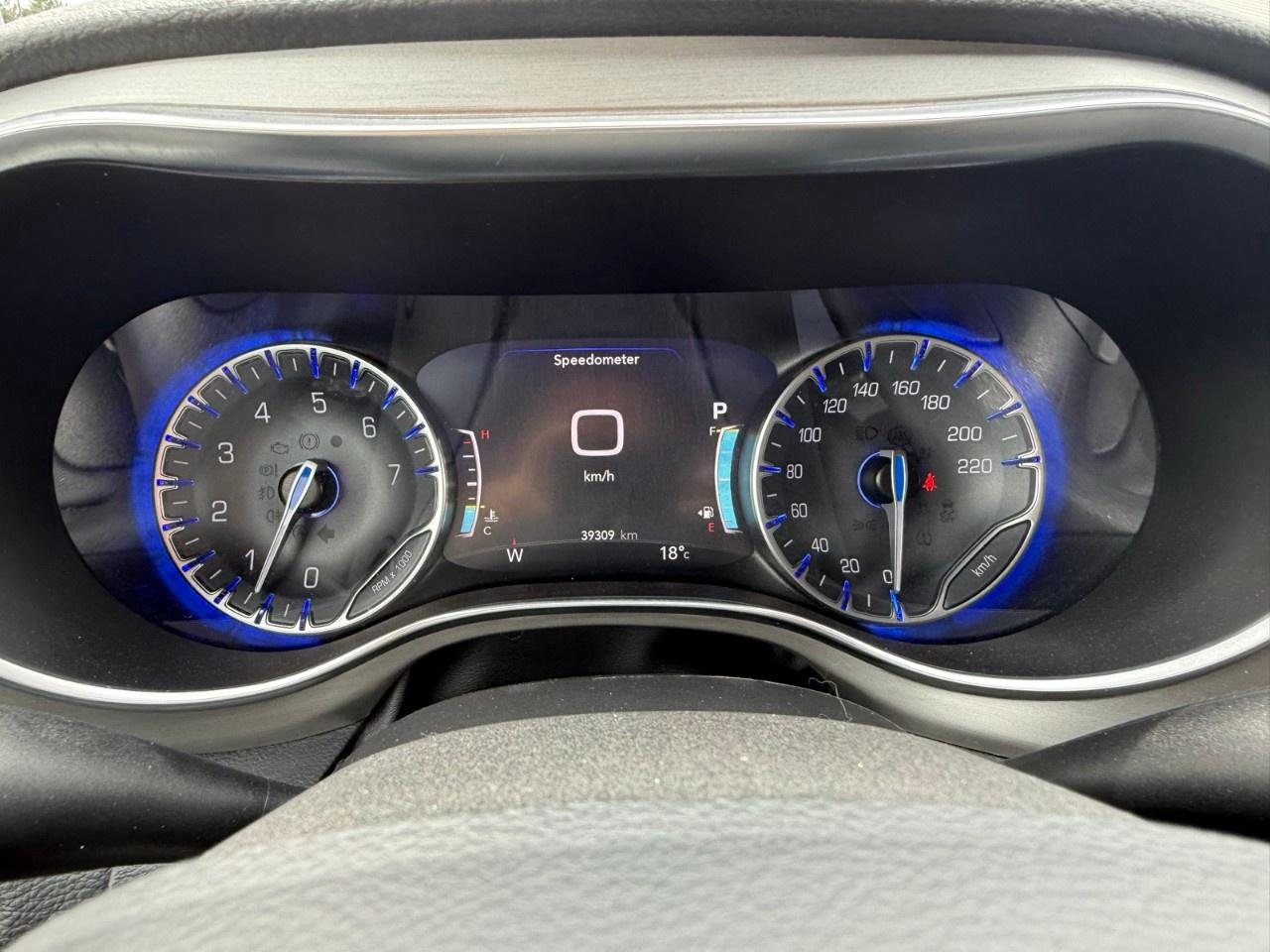 2024 Chrysler Pacifica Limited FWD Photo