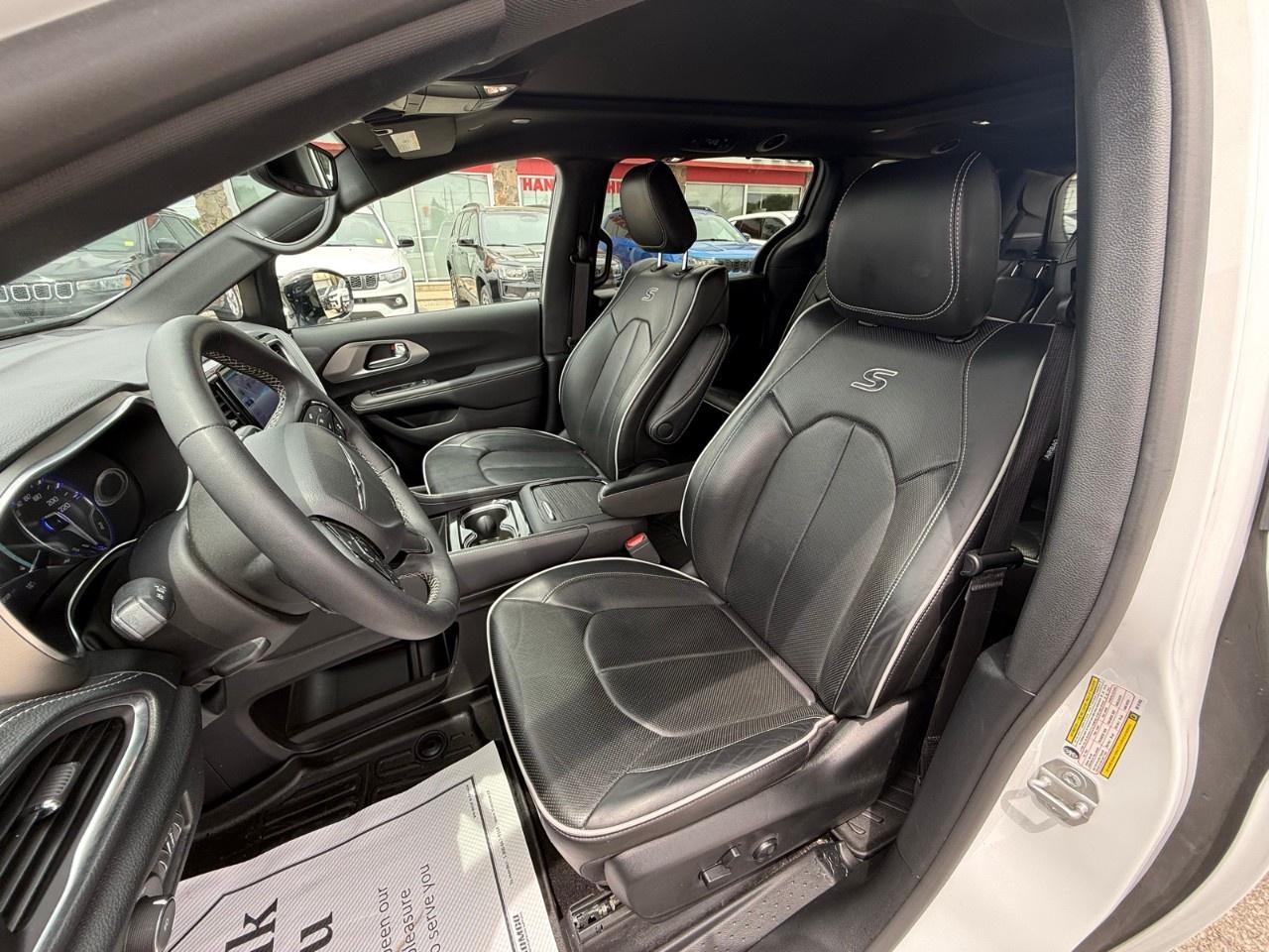 2024 Chrysler Pacifica Limited FWD Photo