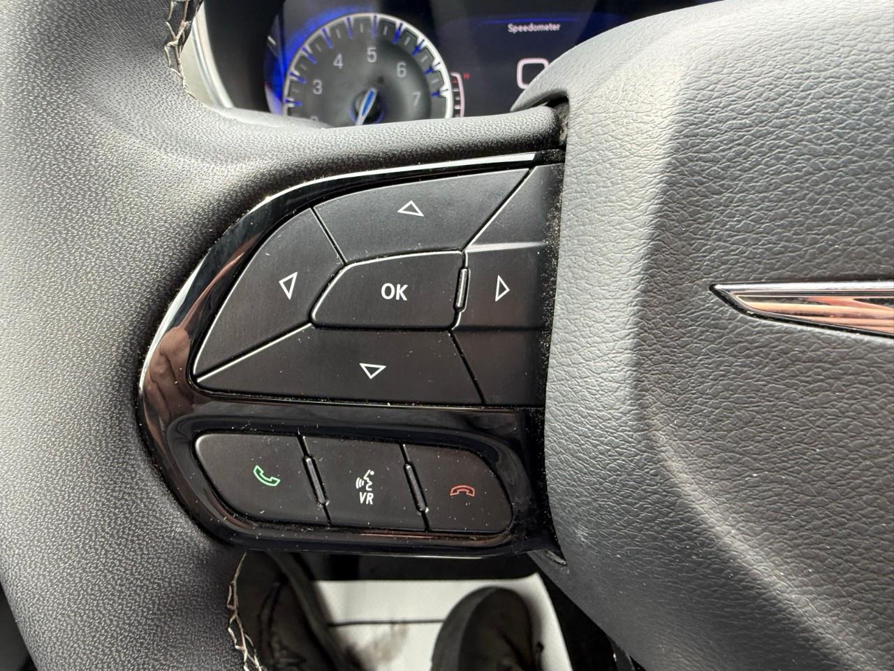 2024 Chrysler Pacifica Limited FWD Photo