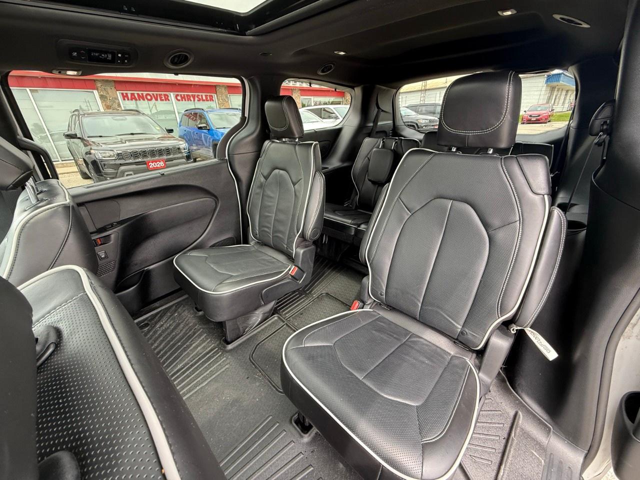 2024 Chrysler Pacifica Limited FWD Photo
