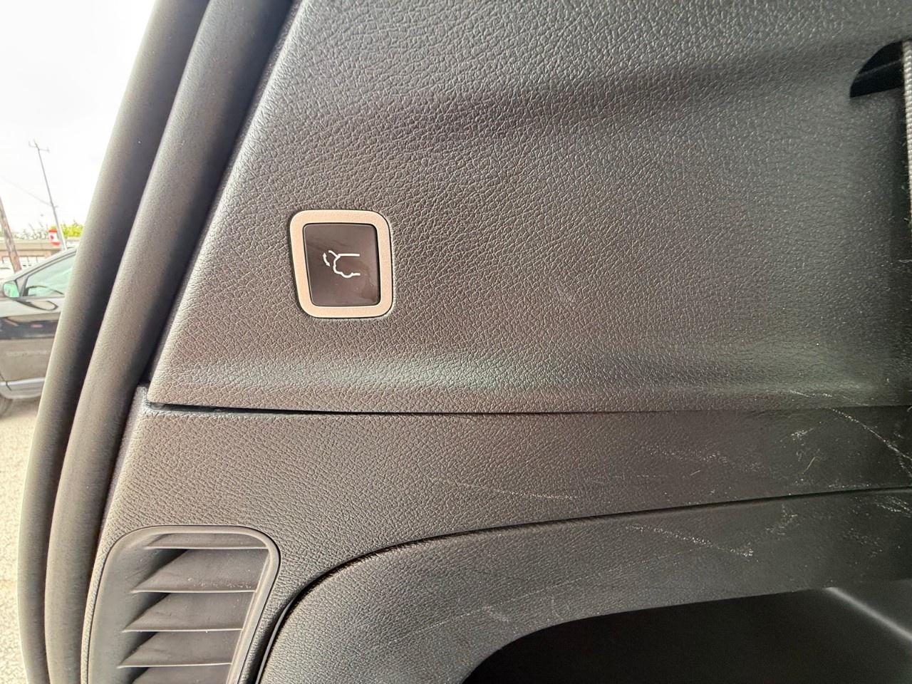 2024 Chrysler Pacifica Limited FWD Photo