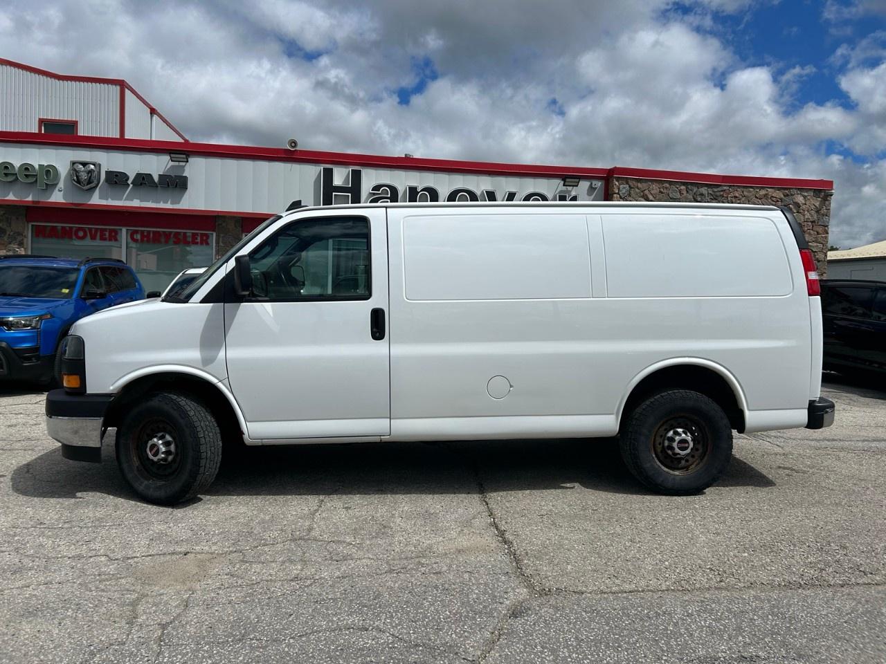 2020 GMC Savana Cargo Van 2500 Regular Wheelbase Rear-Wheel Drive Photo5