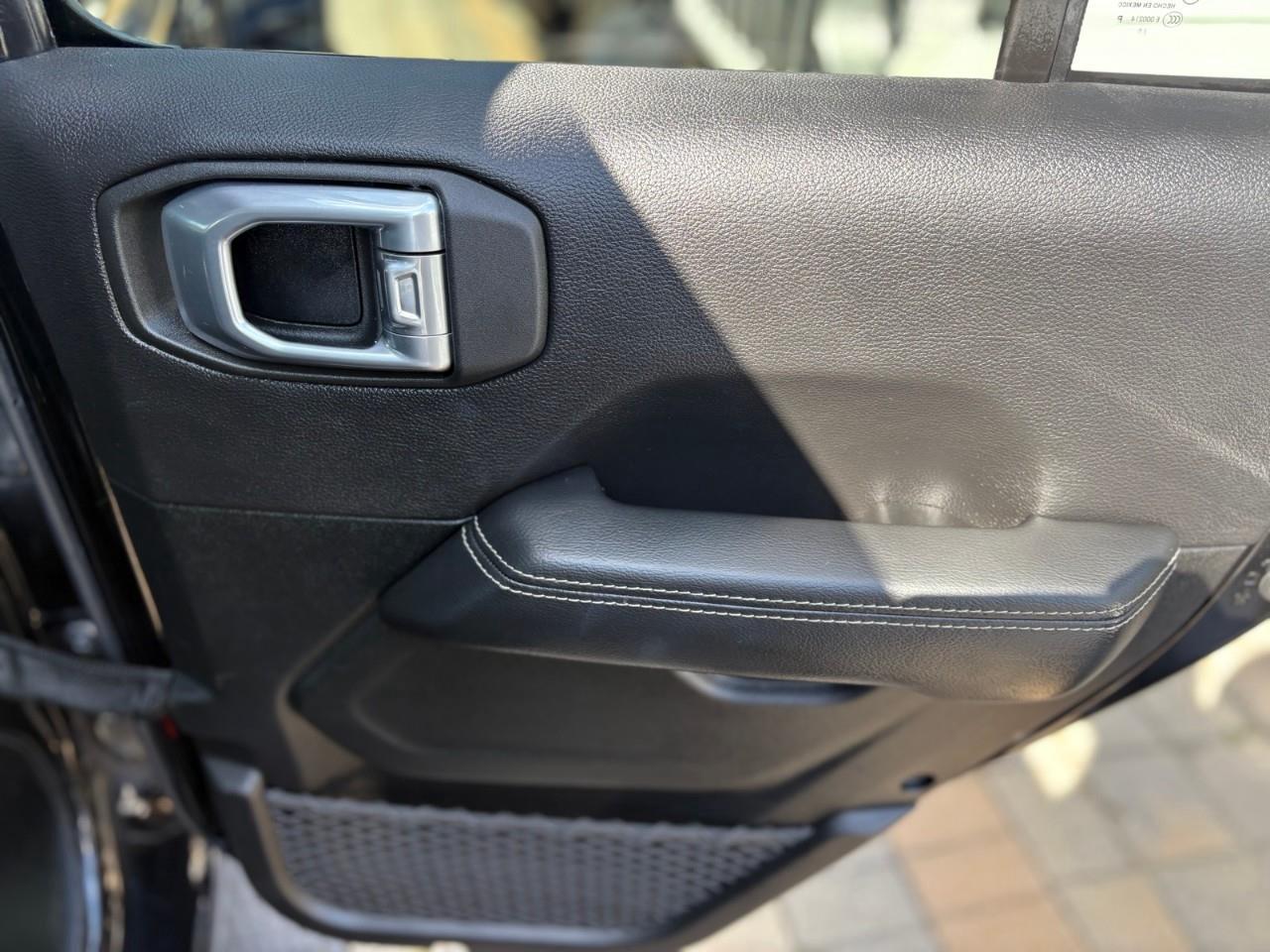 2021 Jeep WRANGLER UNLIMITED Sahara 4dr 4x4 Photo