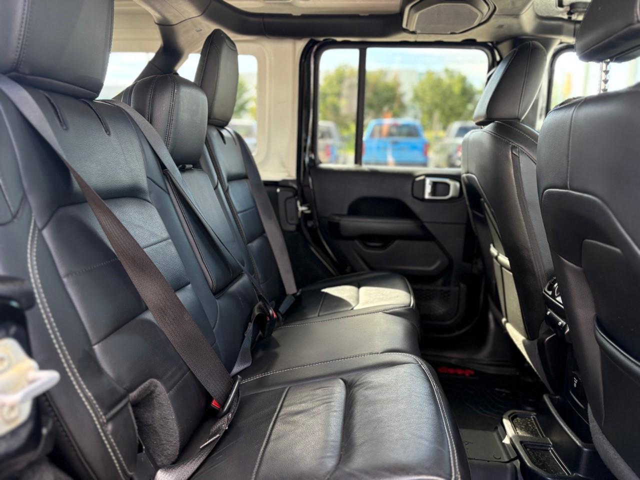 2021 Jeep WRANGLER UNLIMITED Sahara 4dr 4x4 Photo