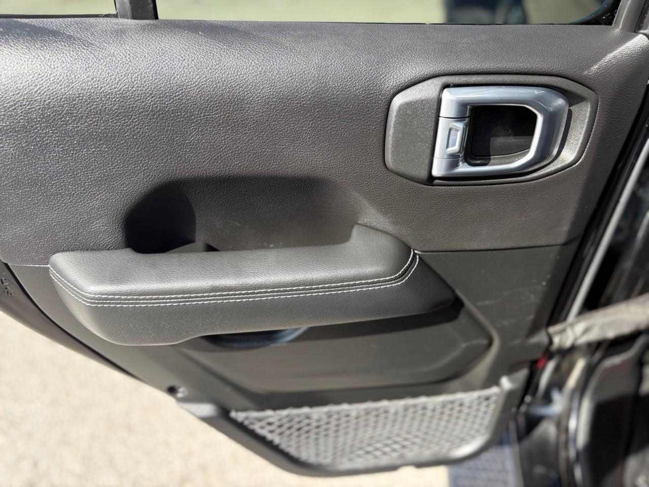 2021 Jeep WRANGLER UNLIMITED Sahara 4dr 4x4 Photo