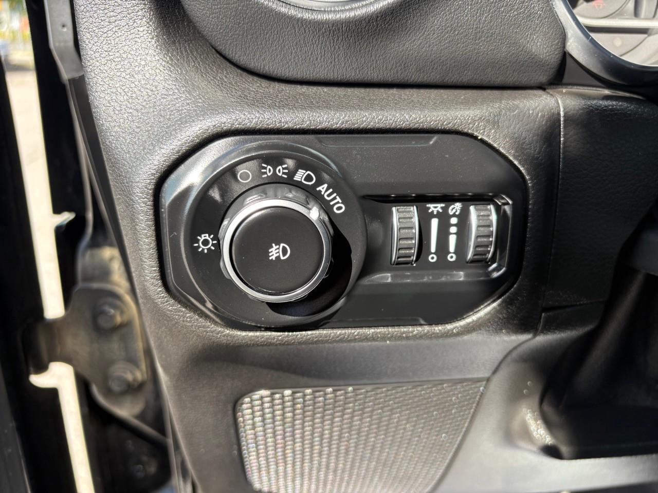 2021 Jeep WRANGLER UNLIMITED Sahara 4dr 4x4 Photo