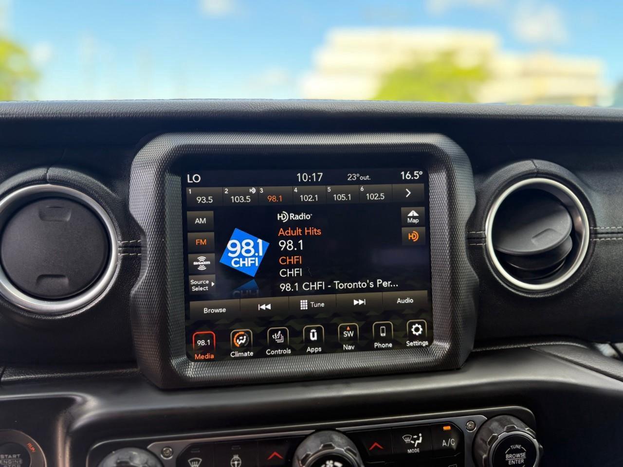 2021 Jeep WRANGLER UNLIMITED Sahara 4dr 4x4 Photo