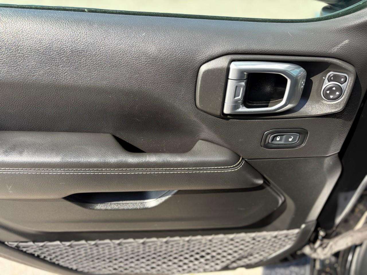 2021 Jeep WRANGLER UNLIMITED Sahara 4dr 4x4 Photo