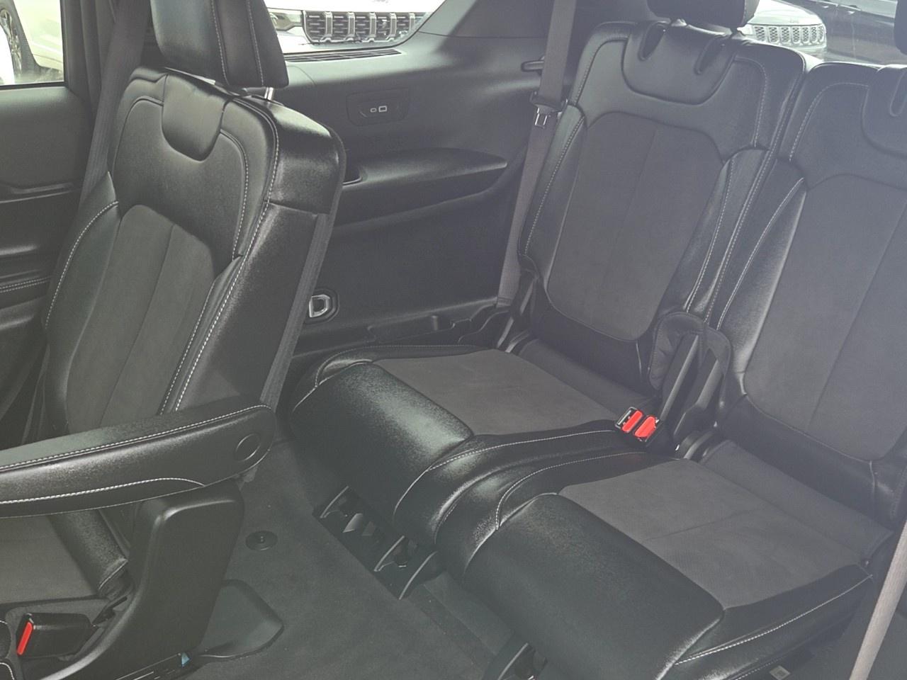 2024 Jeep Grand Cherokee L ALTITUDE 4X4 Photo