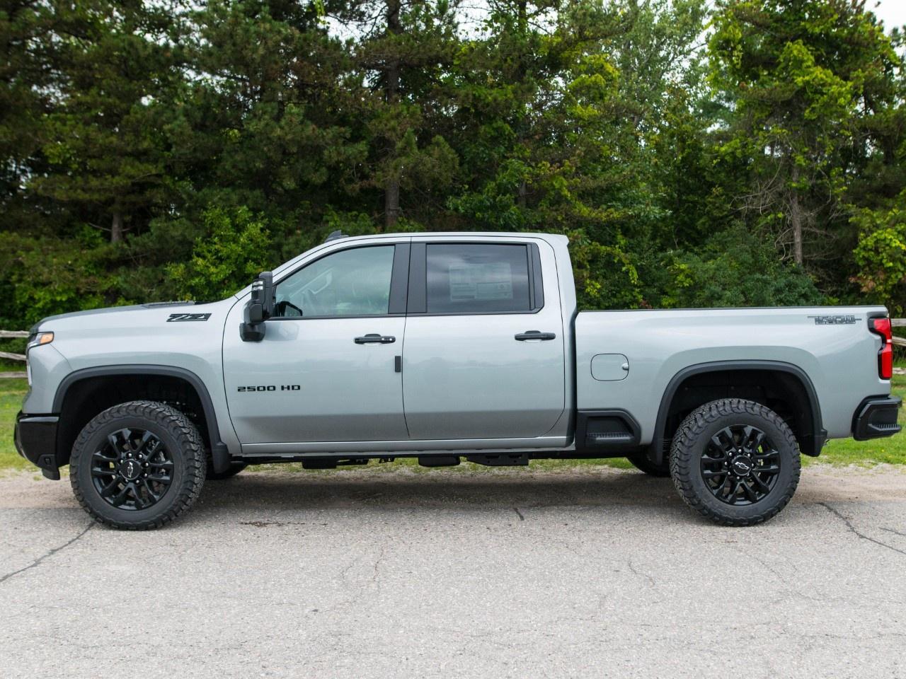 2026 Chevrolet SILVERADO 2500HD 4WD Crew Cab Standard Box LT Photo1