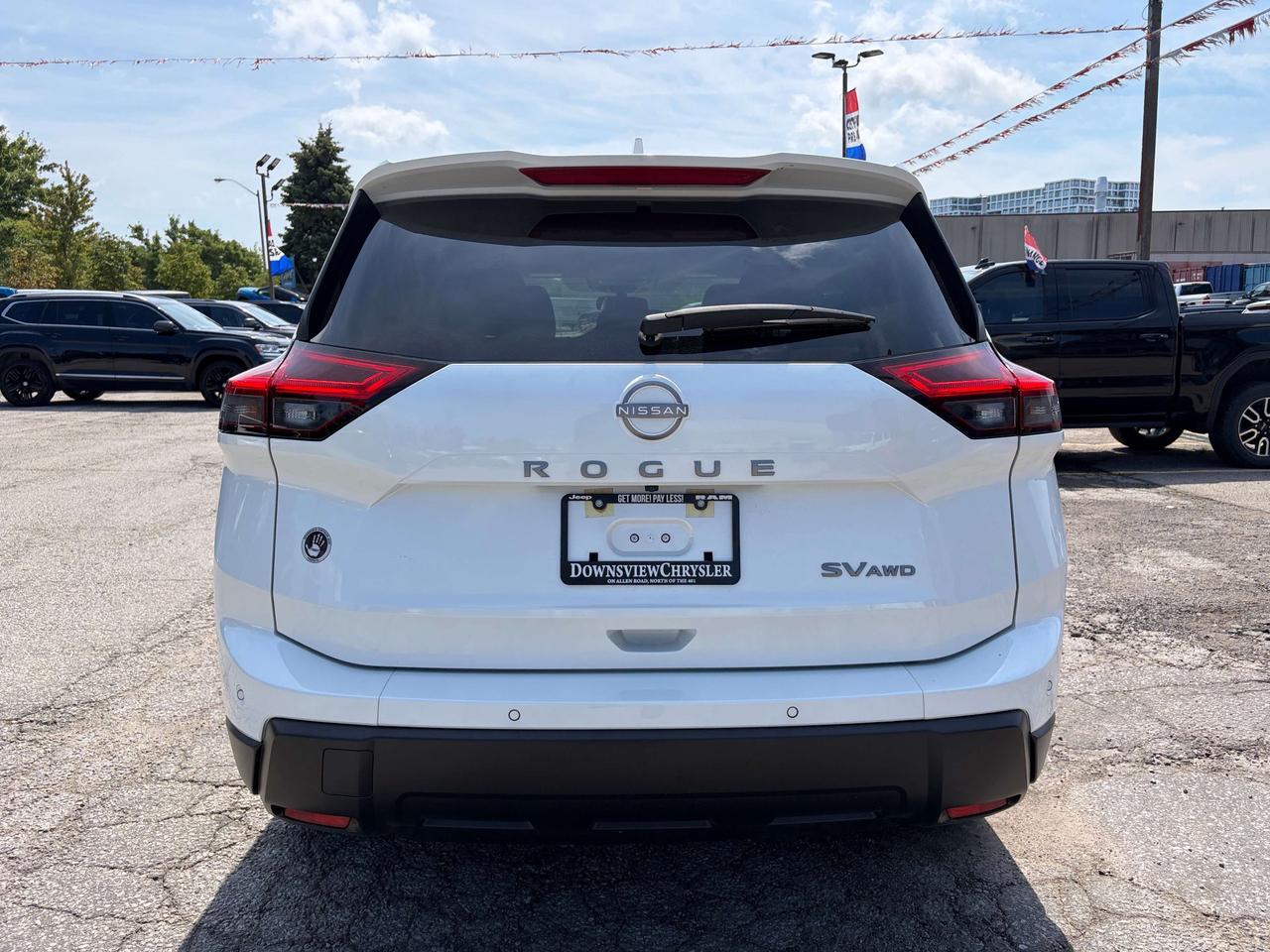 2024 Nissan Rogue SV MOONROOF Photo