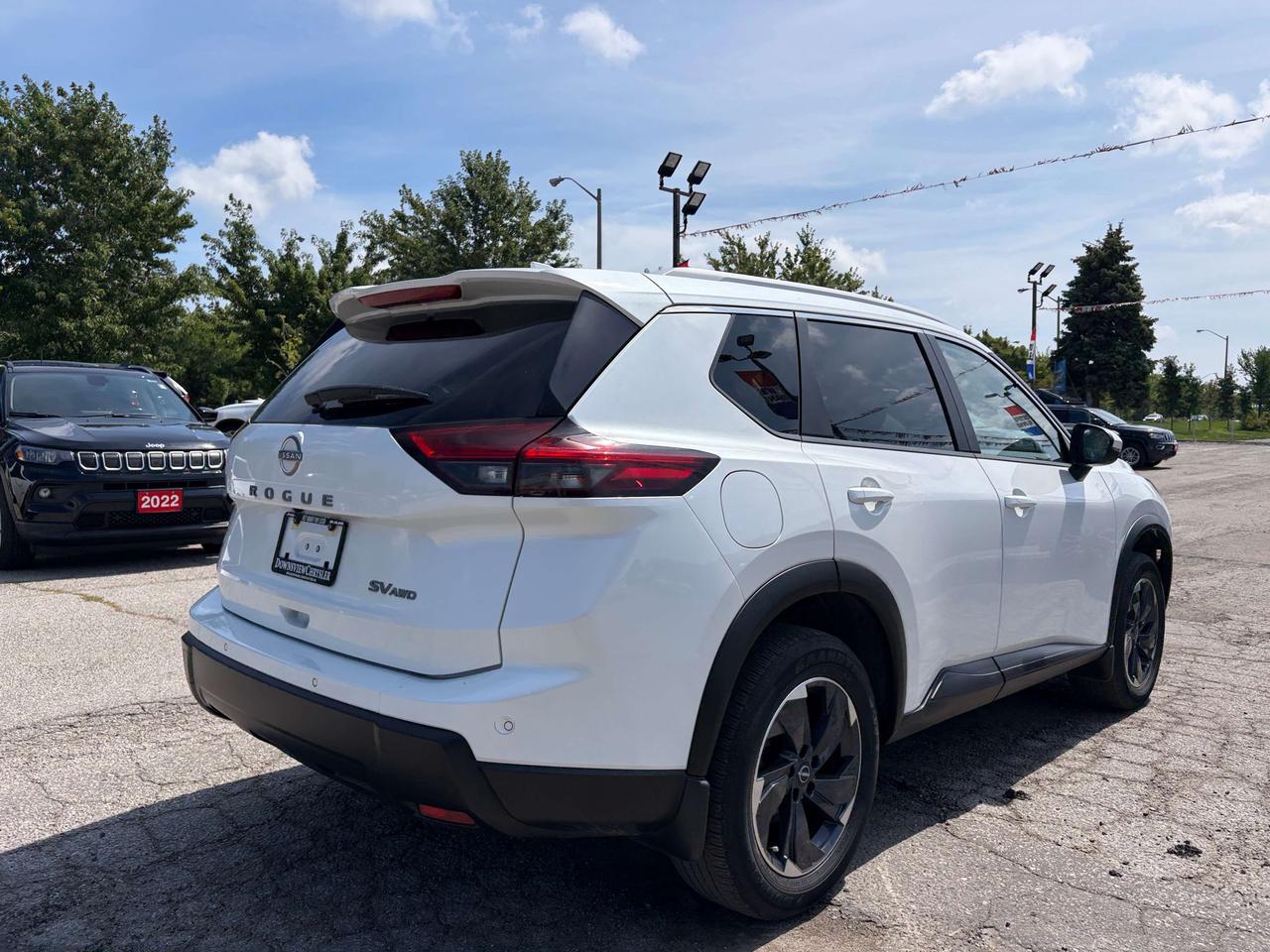 2024 Nissan Rogue SV MOONROOF Photo