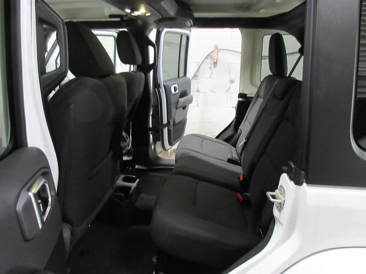 2021 Jeep WRANGLER UNLIMITED Sahara 4dr 4x4 Photo1