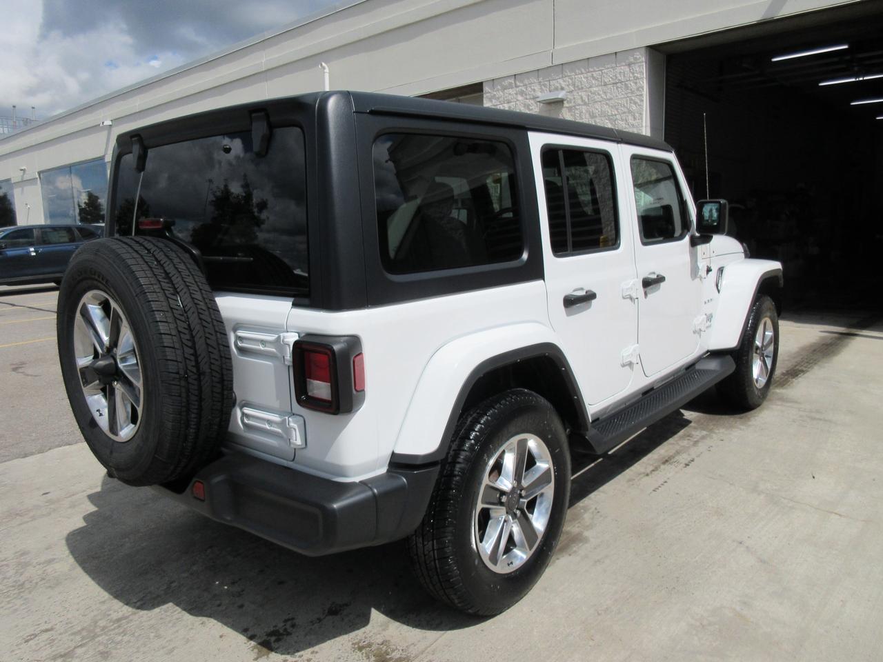 2021 Jeep WRANGLER UNLIMITED Sahara 4dr 4x4 Photo