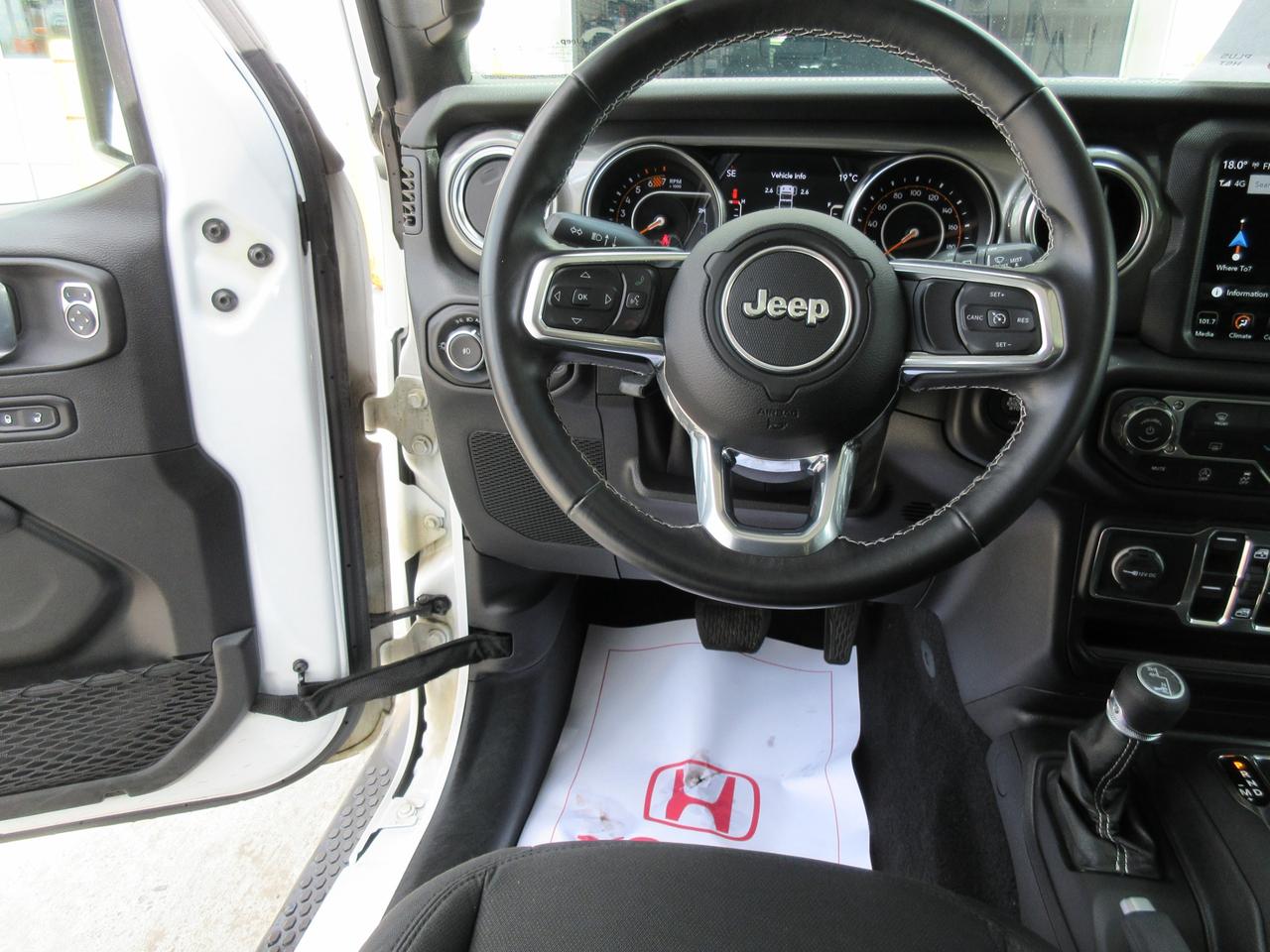 2021 Jeep WRANGLER UNLIMITED Sahara 4dr 4x4 Photo
