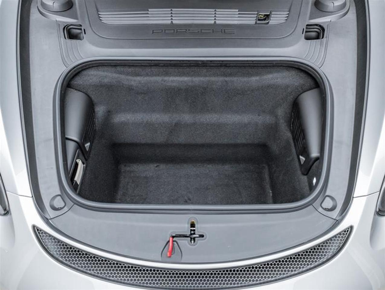 2025 Porsche 718 Cayman  Photo