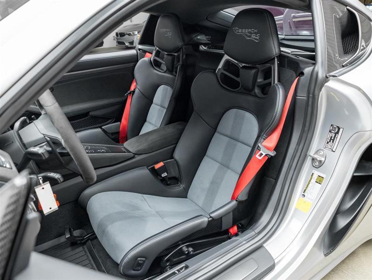 2025 Porsche 718 Cayman  Photo