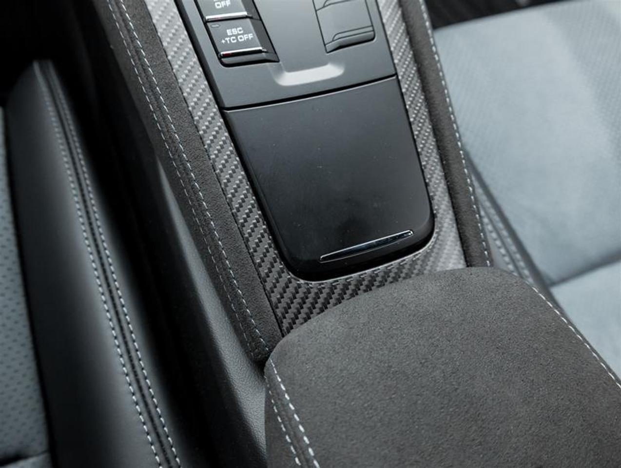 2025 Porsche 718 Cayman  Photo