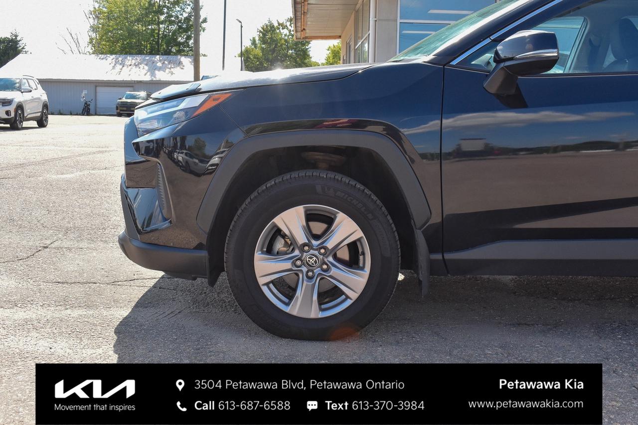 2023 Toyota RAV4 XLE 4dr All-wheel Drive Photo