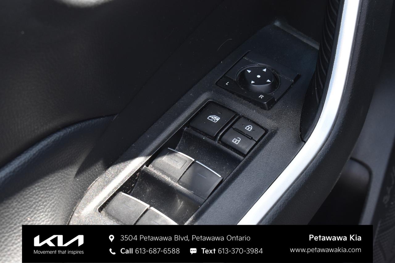 2023 Toyota RAV4 XLE 4dr All-wheel Drive Photo
