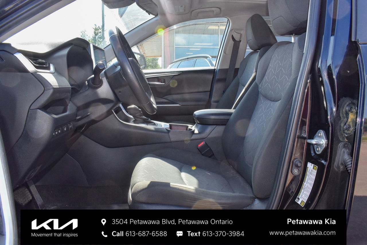 2023 Toyota RAV4 XLE 4dr All-wheel Drive Photo