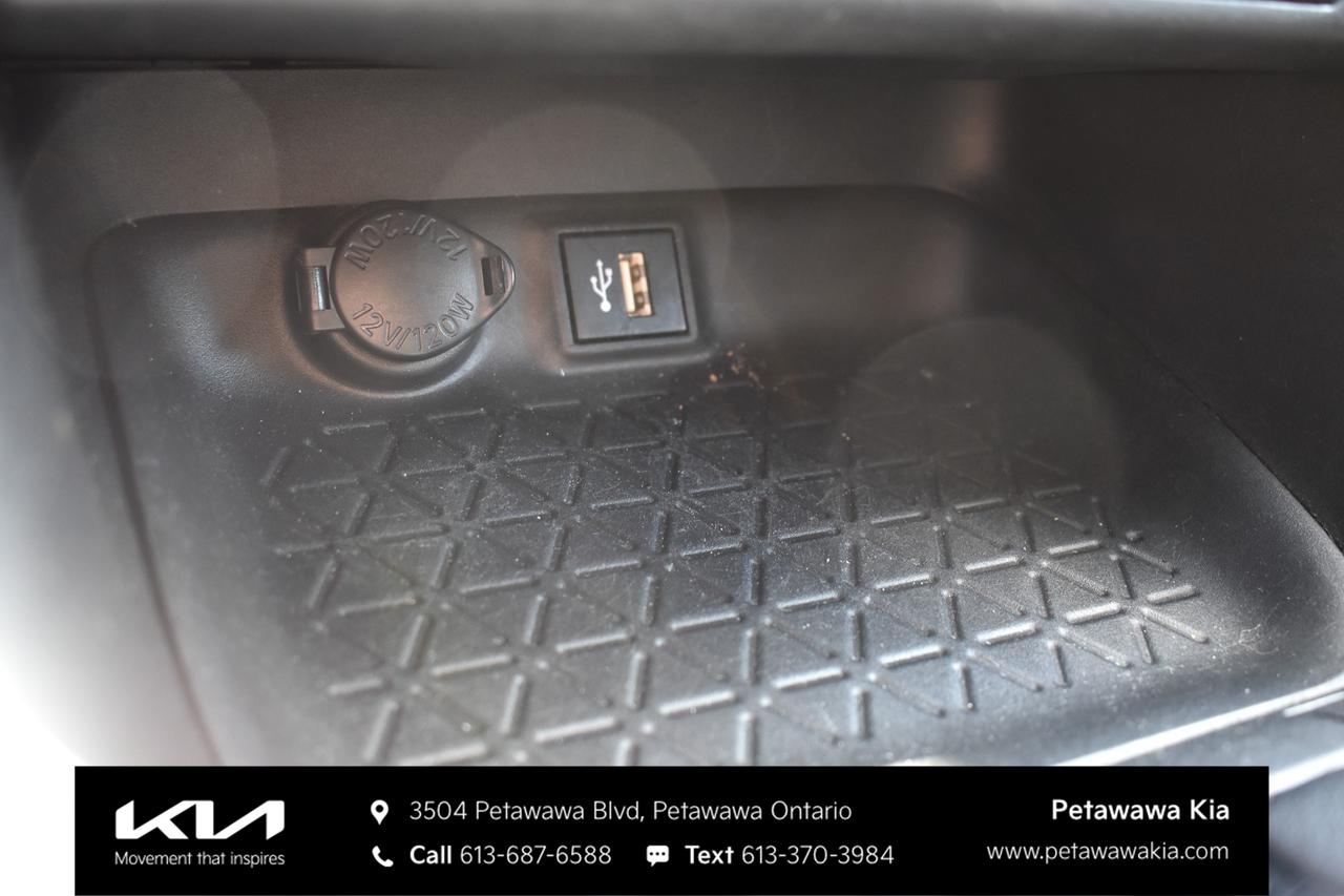 2023 Toyota RAV4 XLE 4dr All-wheel Drive Photo