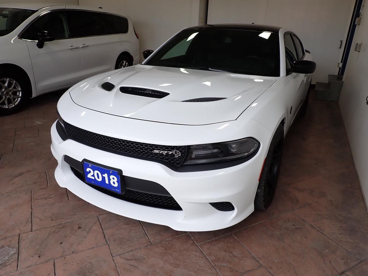 2018 Dodge Charger SRT Hellcat RWD LEATHER Photo4