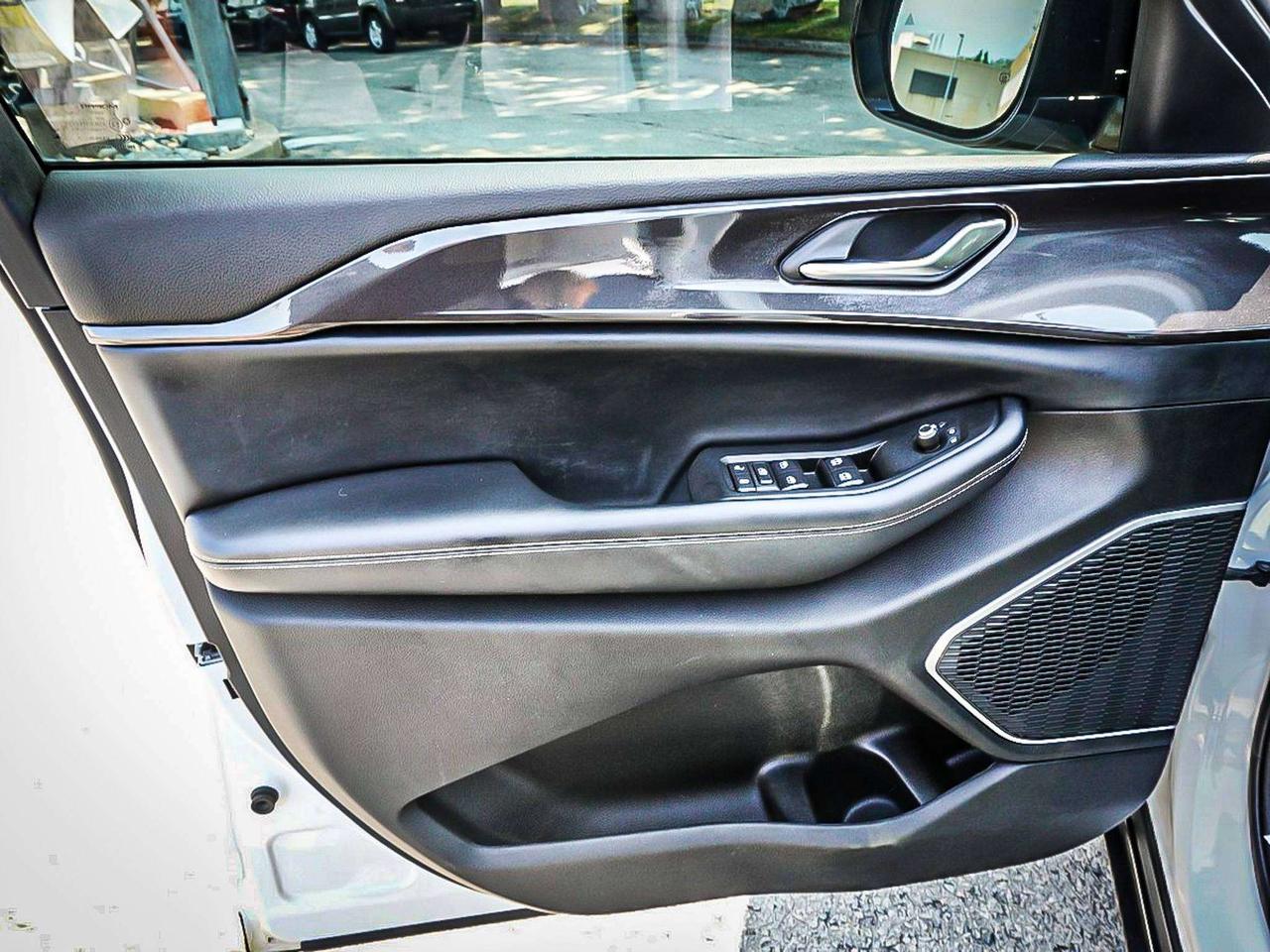 2022 Jeep Grand Cherokee  Photo