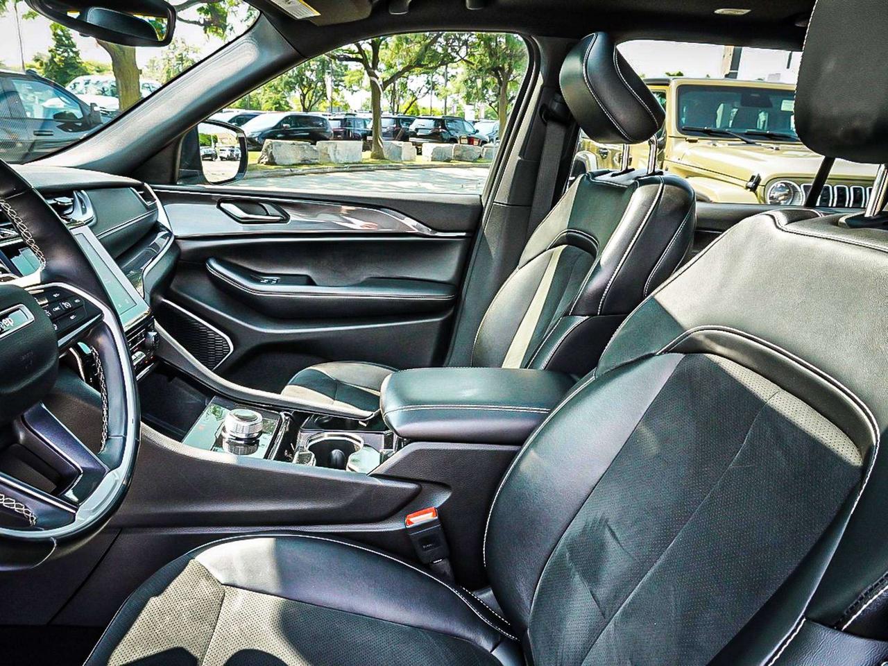 2022 Jeep Grand Cherokee  Photo