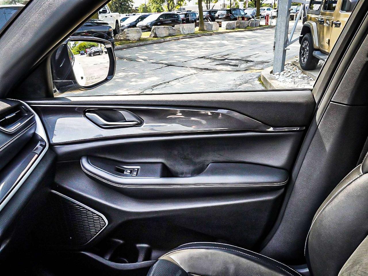 2022 Jeep Grand Cherokee  Photo