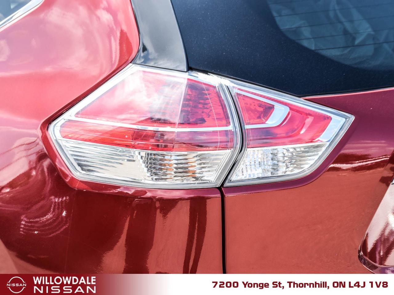 2016 Nissan Rogue SV (CVT) 4dr Front-Wheel Drive Photo