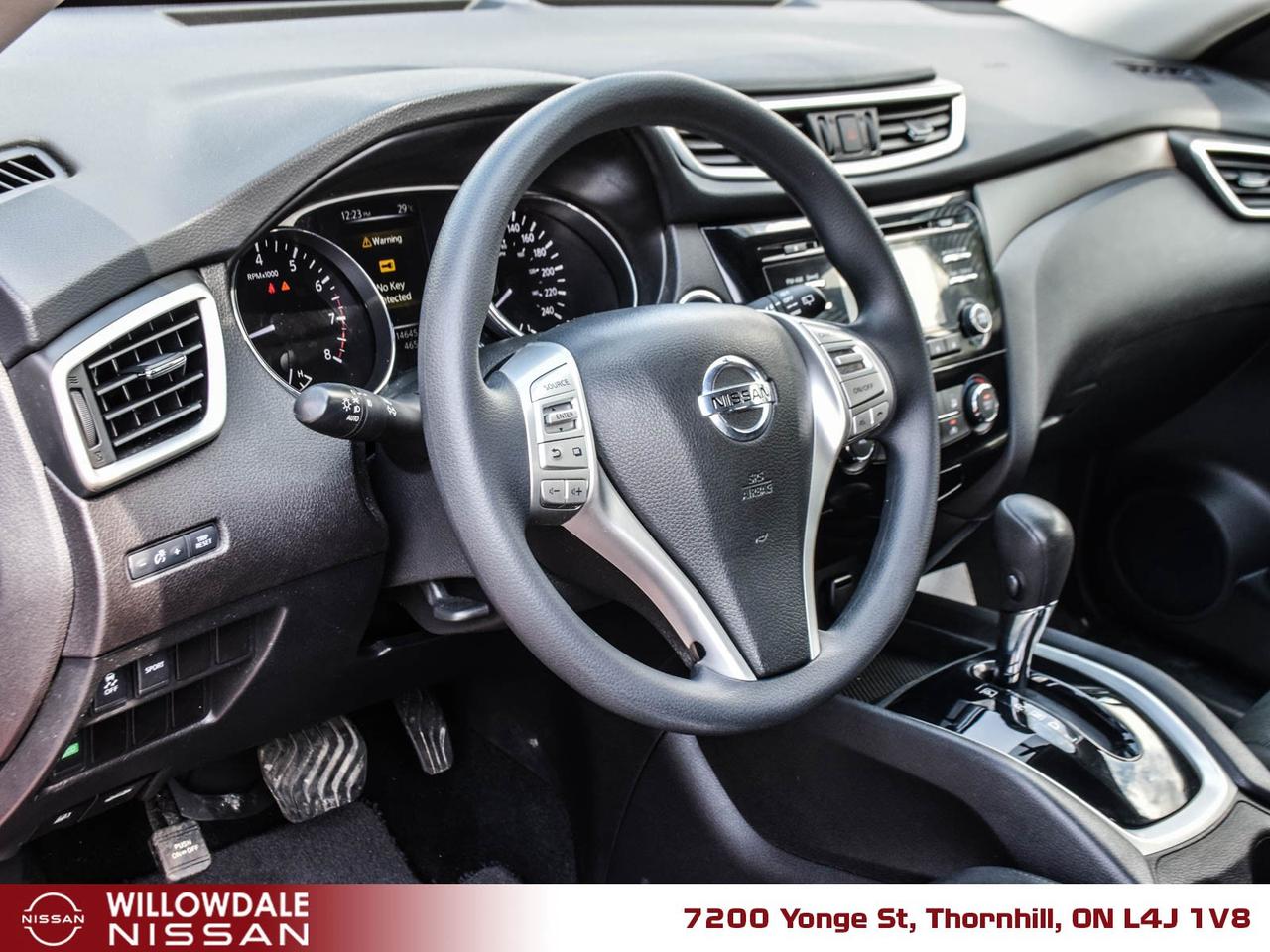 2016 Nissan Rogue SV (CVT) 4dr Front-Wheel Drive Photo