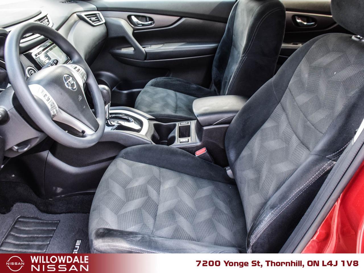 2016 Nissan Rogue SV (CVT) 4dr Front-Wheel Drive Photo