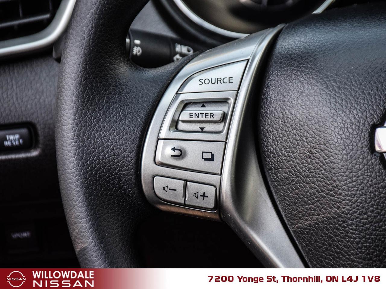 2016 Nissan Rogue SV (CVT) 4dr Front-Wheel Drive Photo