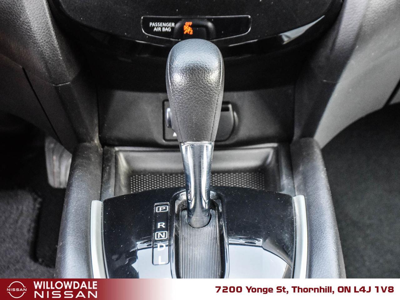 2016 Nissan Rogue SV (CVT) 4dr Front-Wheel Drive Photo