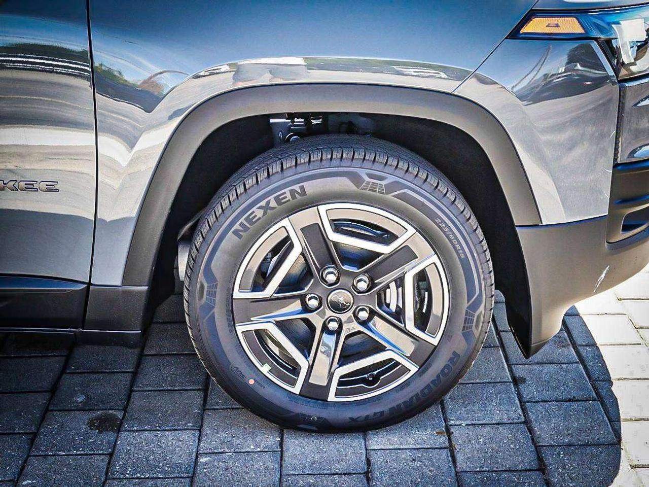 2026 Jeep Cherokee  Photo