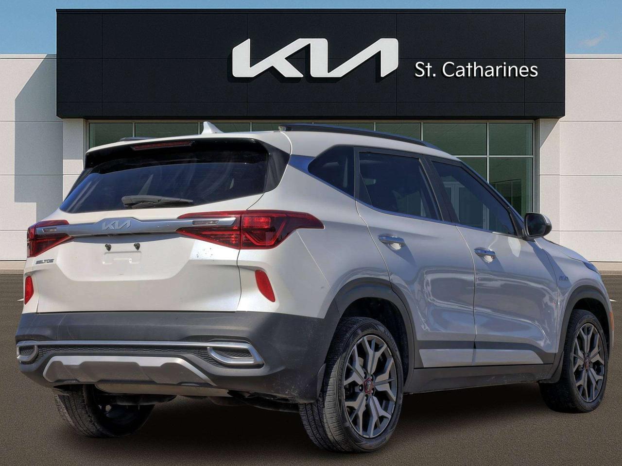 2023 Kia Seltos SX AWD   HUD   Premium Sound   Rain Sensing Wiper Photo