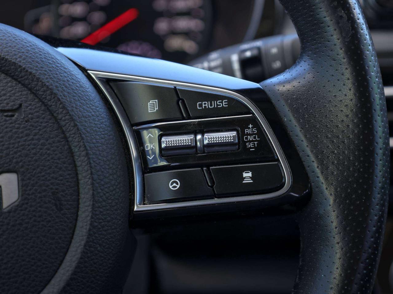 2023 Kia Seltos SX AWD   HUD   Premium Sound   Rain Sensing Wiper Photo