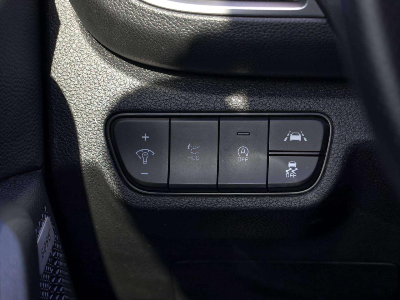 2023 Kia Seltos SX AWD   HUD   Premium Sound   Rain Sensing Wiper Photo
