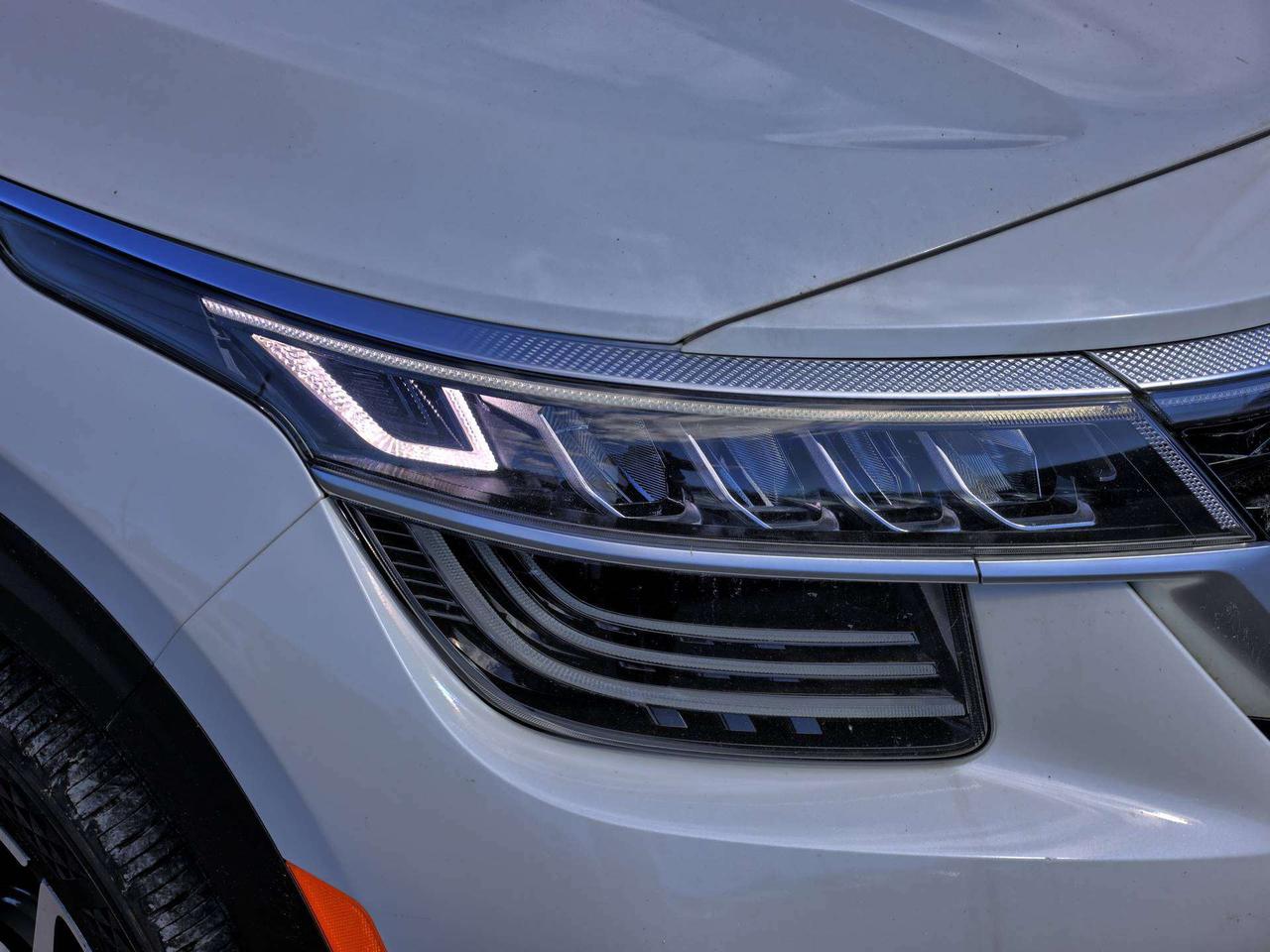 2023 Kia Seltos SX AWD   HUD   Premium Sound   Rain Sensing Wiper Photo