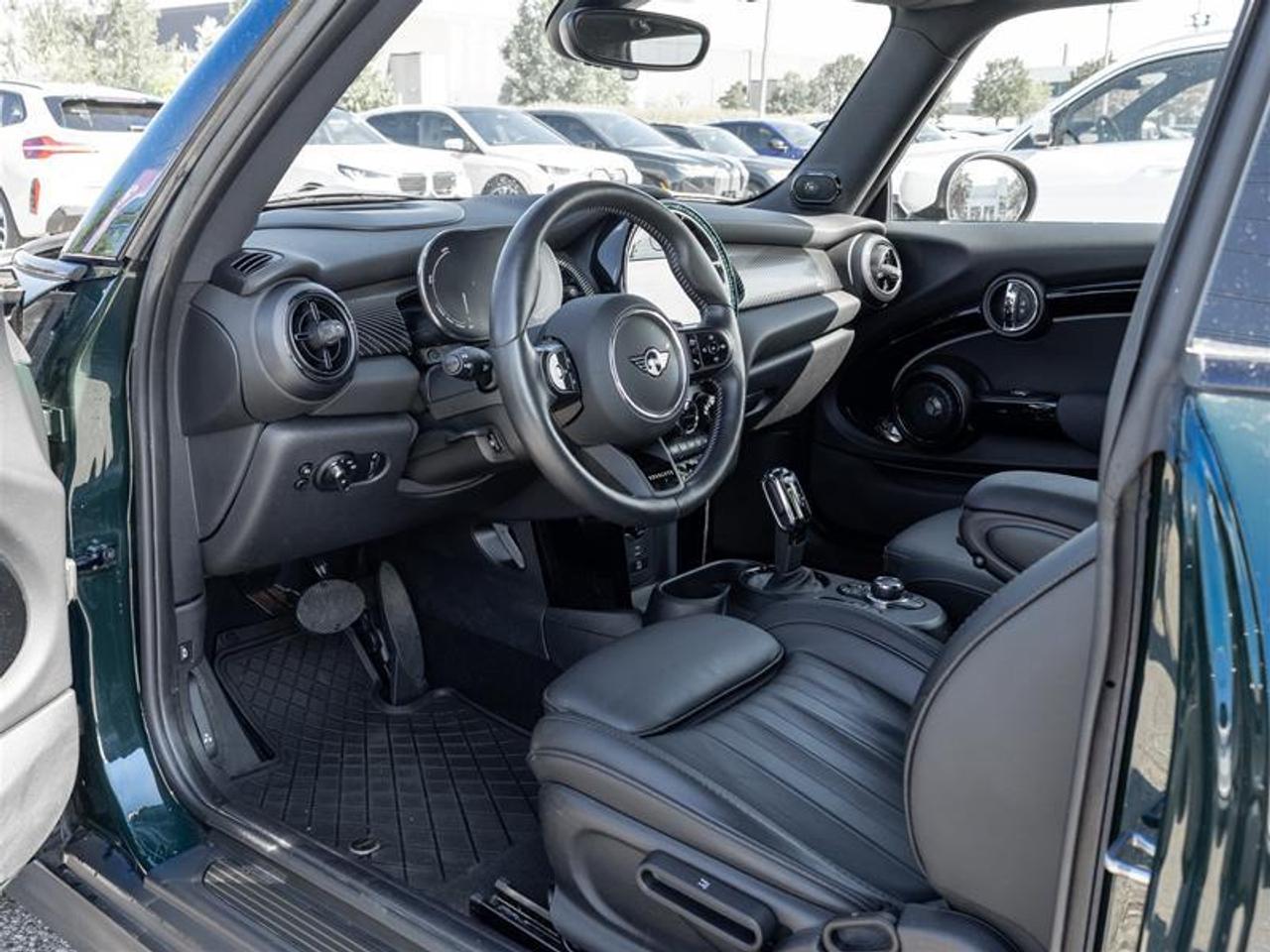 2024 MINI SE 3 Door Cooper Front-Wheel Drive Hatchback Photo