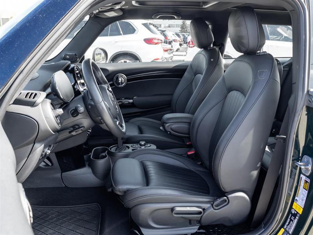 2024 MINI SE 3 Door Cooper Front-Wheel Drive Hatchback Photo