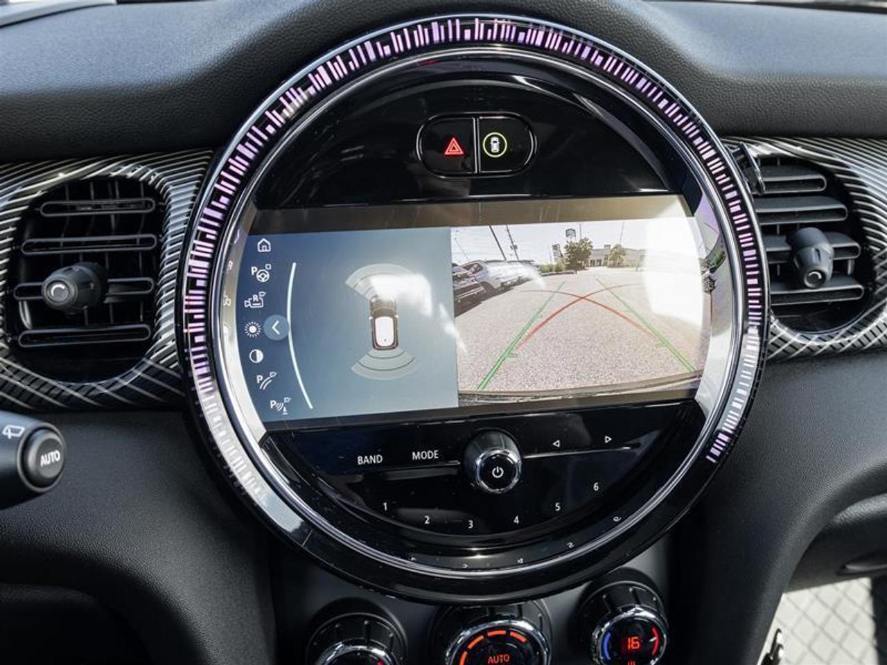 2024 MINI SE 3 Door Cooper Front-Wheel Drive Hatchback Photo